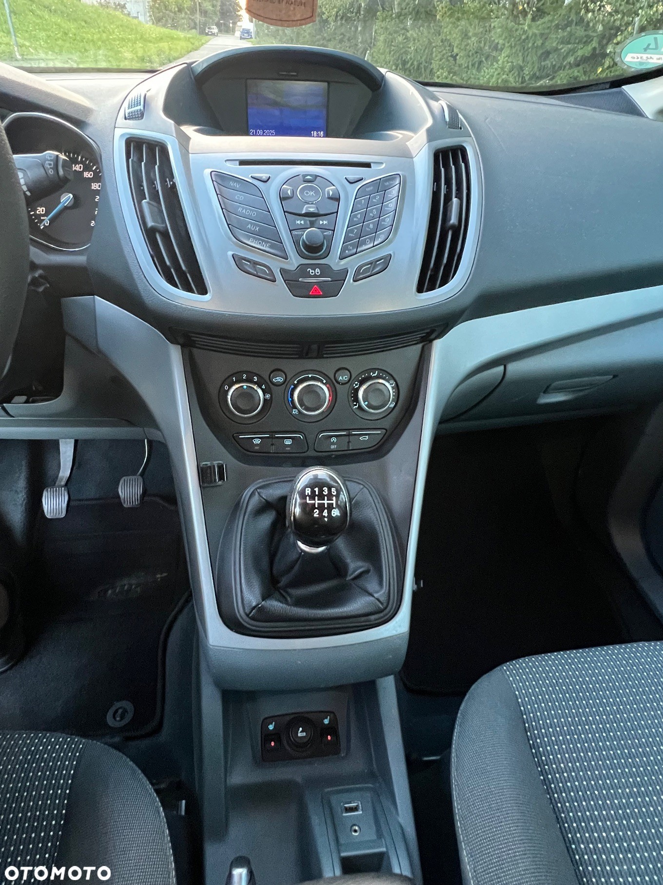 Ford Grand C-MAX 1.6 TDCi Titanium - 19