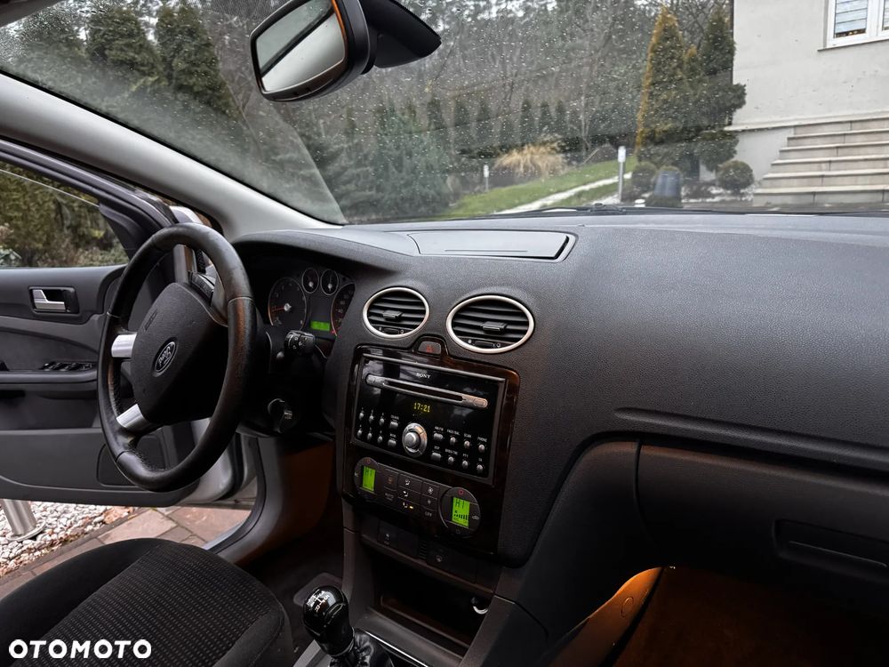 Ford Focus 1.6 16V Ghia - 2