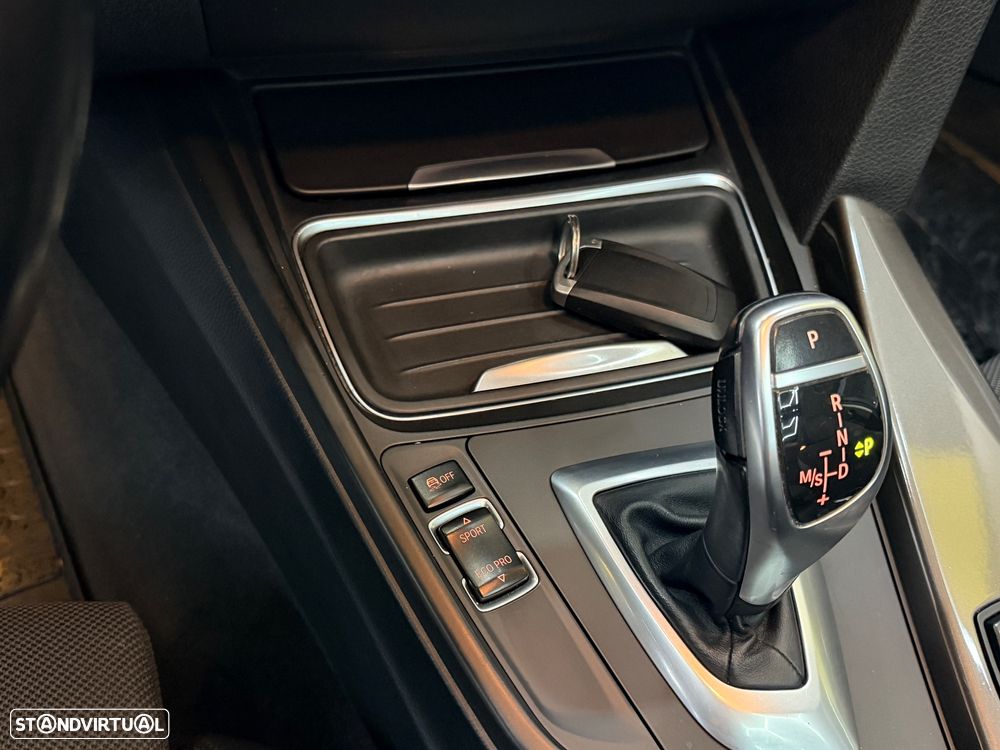 BMW 320 d Sport-Aut. Modern Line - 25