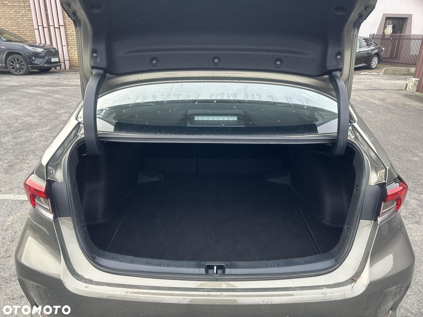 Toyota Corolla - 23