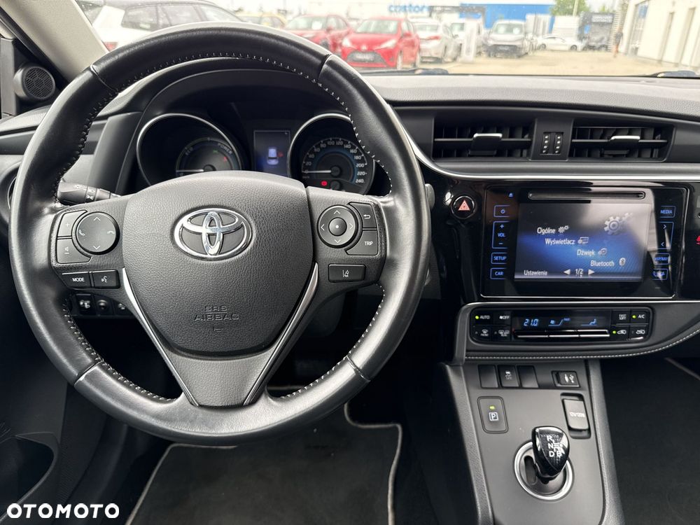 Toyota Auris - 10