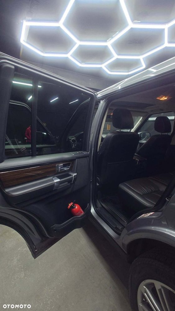 Land Rover Discovery 3.0 SD V6 HSE - 12