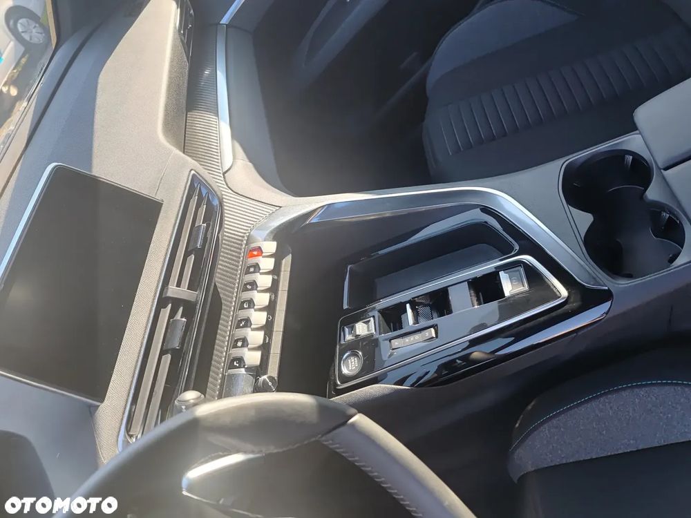 Peugeot 5008 1.2 PureTech Active S&S EAT8 - 18