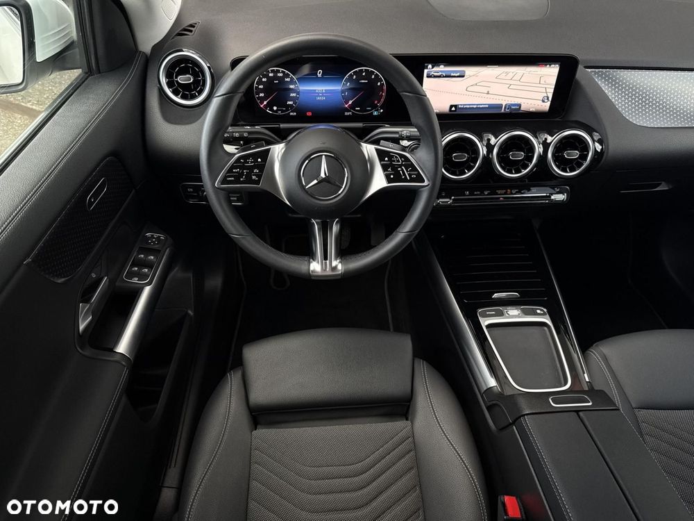 Mercedes-Benz GLA - 14