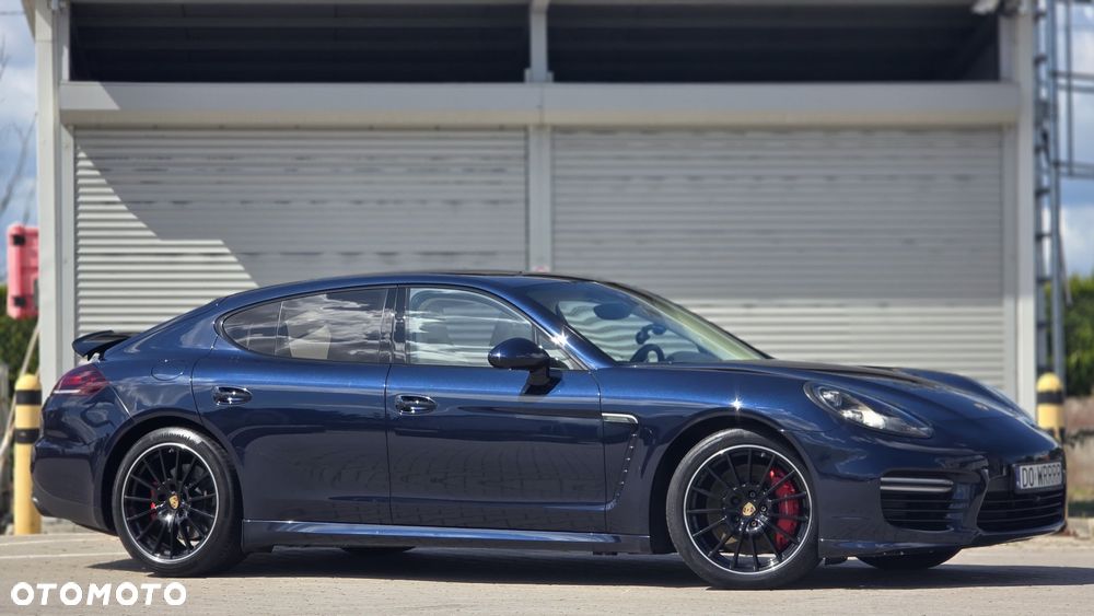 Porsche Panamera GTS PDK - 3