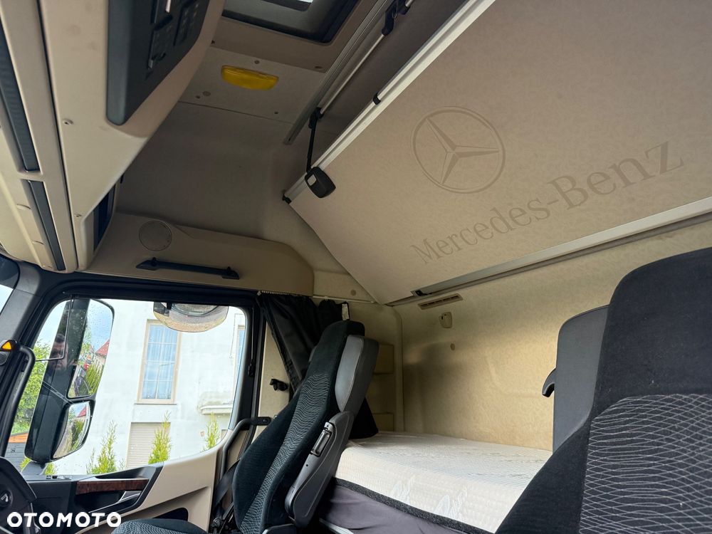 Mercedes-Benz Actros - 8