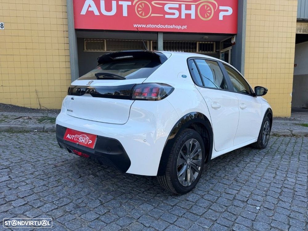Peugeot e-208 - 8