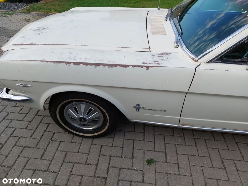 Ford Mustang - 4