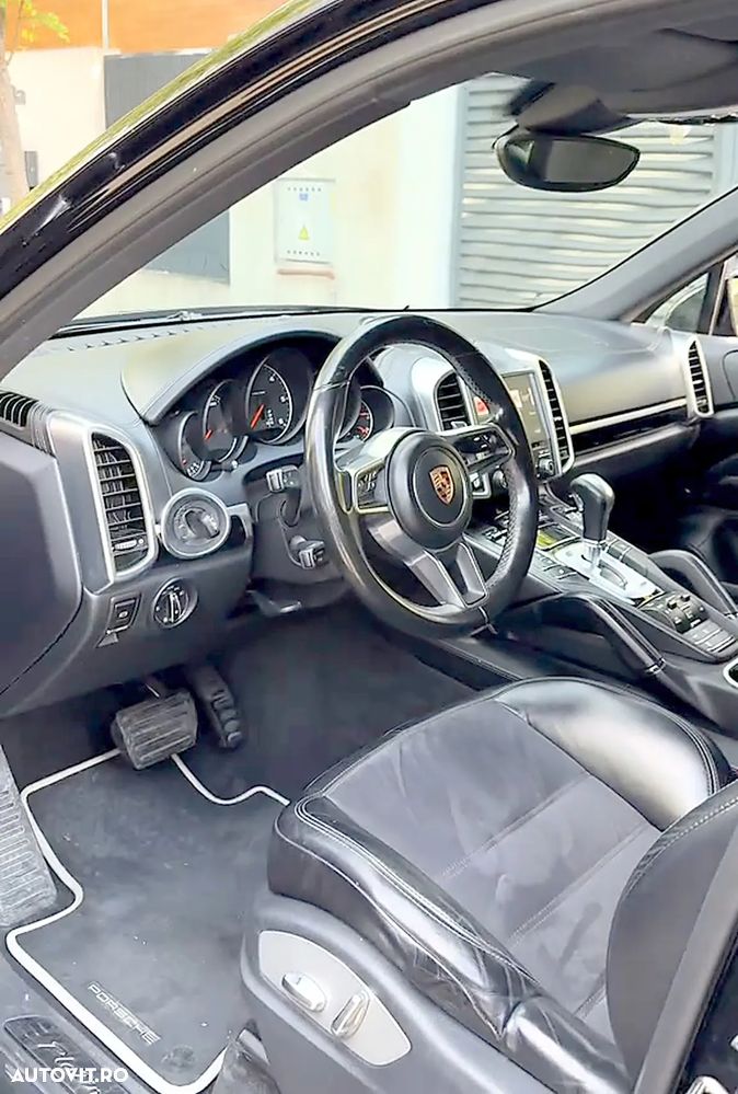 Porsche Cayenne Platinum Edition - 8