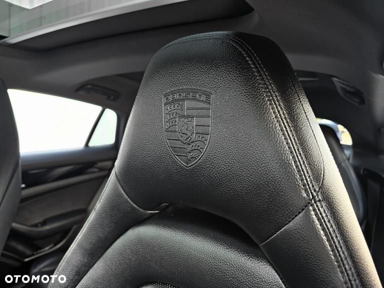Porsche Panamera 4S - 31