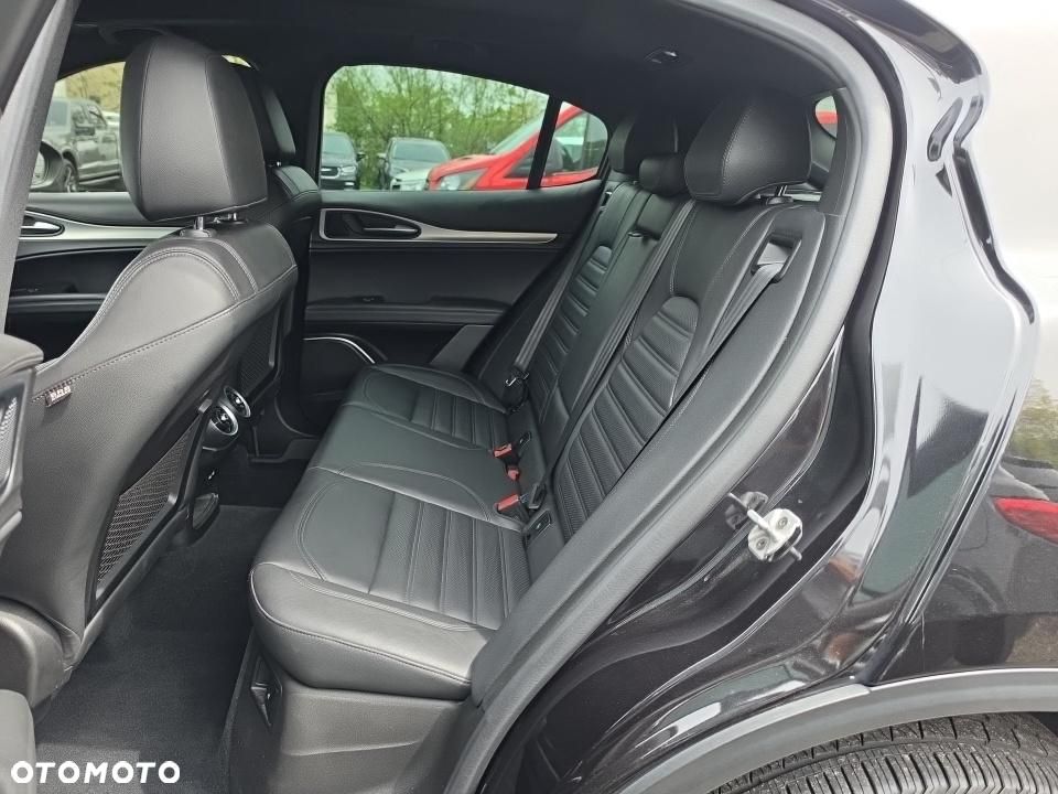 Alfa Romeo Stelvio 2.0 Turbo TI Q4 - 9