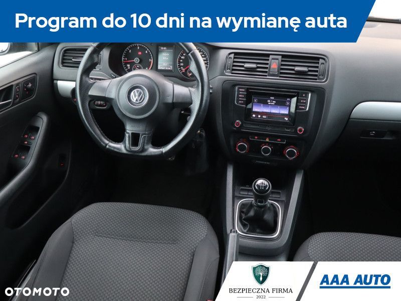 Volkswagen Jetta - 9