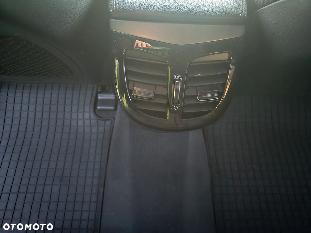 Hyundai i40 Kombi blue 1.7 CRDi Premium - 24