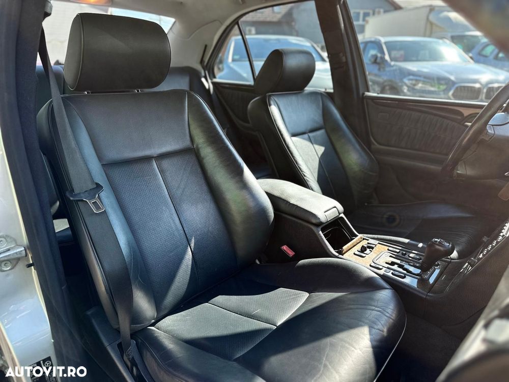 Mercedes-Benz E - 21