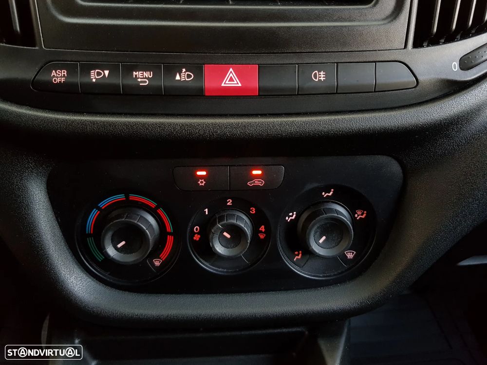 Fiat Doblo 3 Lugares - 26