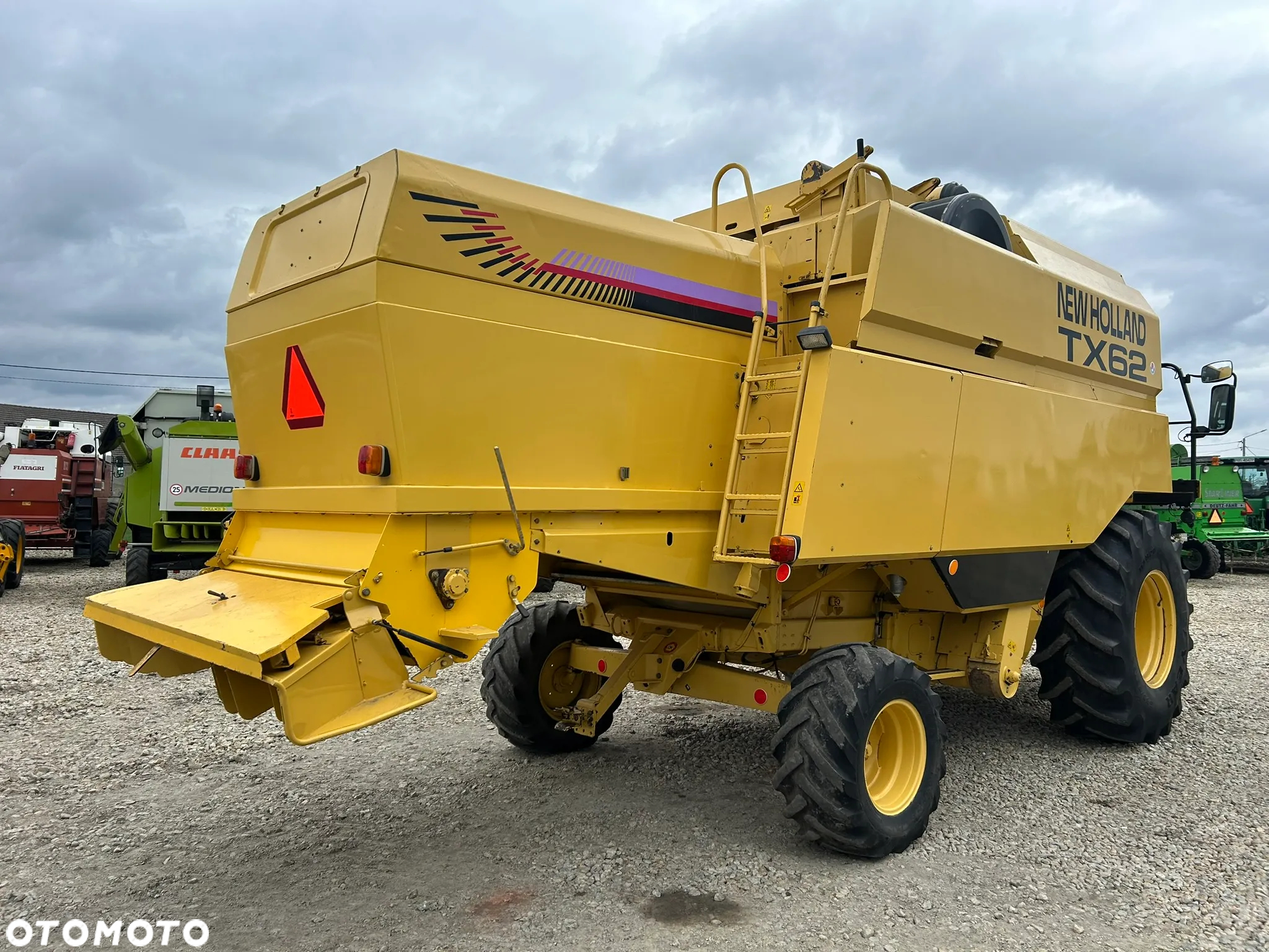 New Holland TX62 - 8