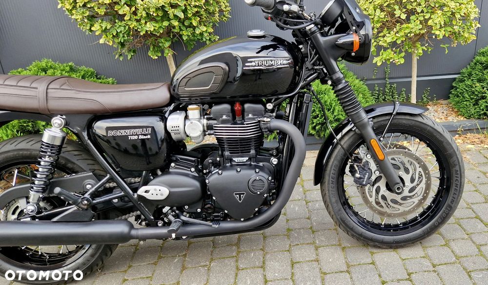 Triumph Bonneville - 17