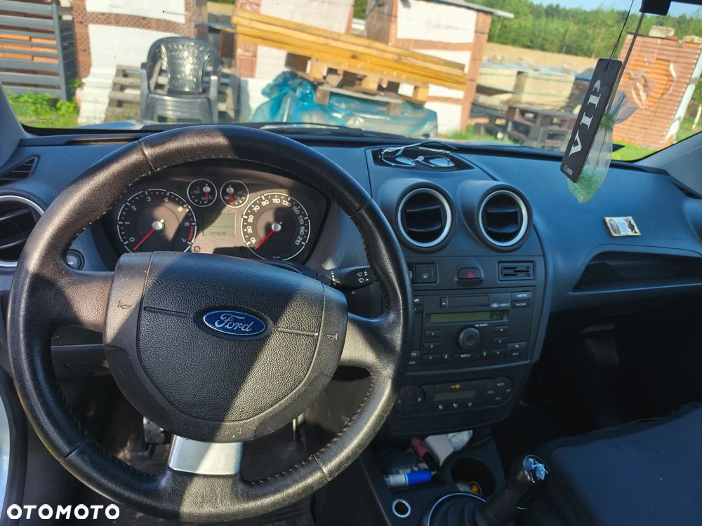 Ford Fiesta - 9