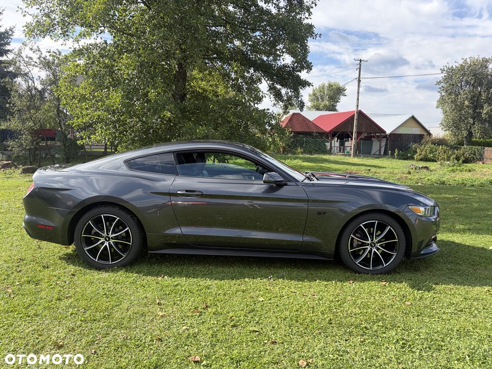 Ford Mustang - 1