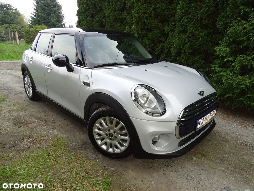 MINI Cooper Essential Trim - 6