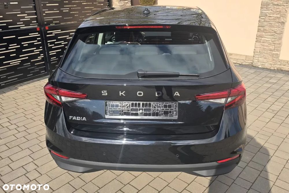 Skoda Fabia 1.0 TSI Drive DSG - 8