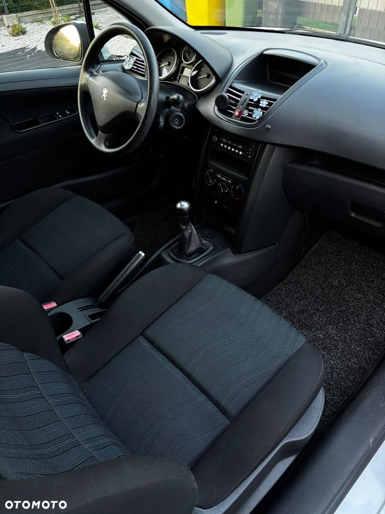 Peugeot 207 - 7
