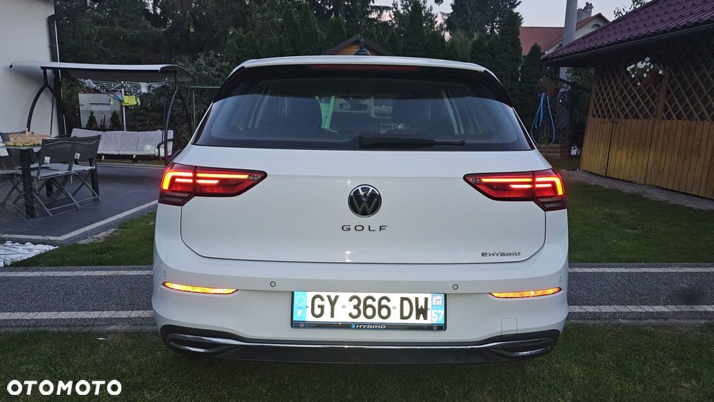 Volkswagen Golf - 6