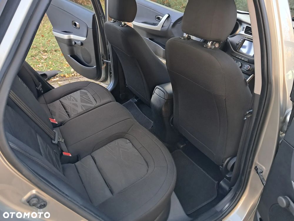 Kia Ceed Cee'd 1.6 GDI Business Line - 17