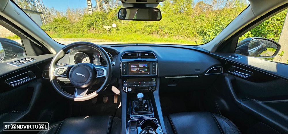 Jaguar F-Pace 2.0 i4D Prestige - 6