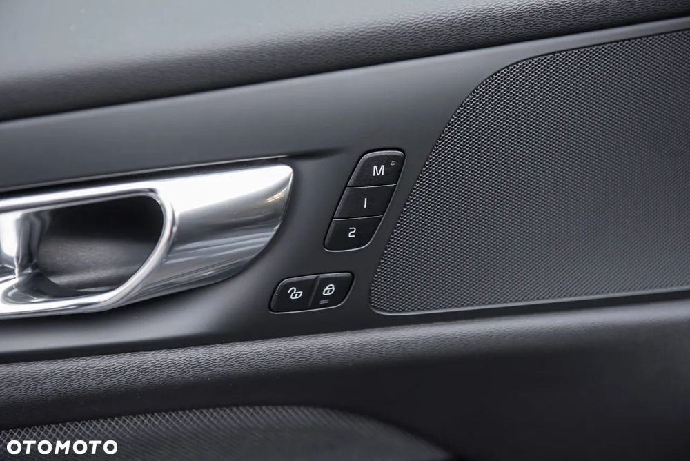 Volvo V60 T5 Geartronic R-Design - 17