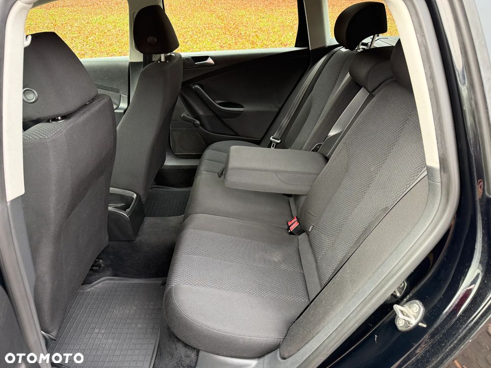 Volkswagen Passat Variant 2.0 TDI Trendline - 16