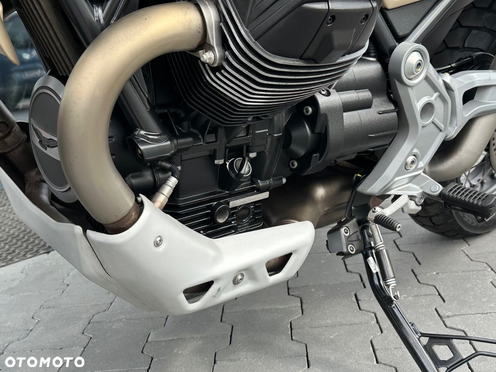 Moto Guzzi V85 - 37
