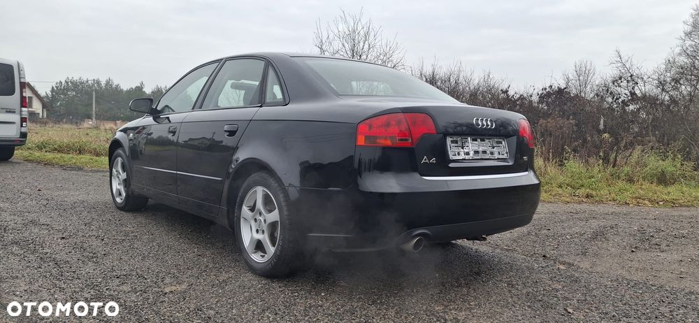 Audi A4 Limousine - 8