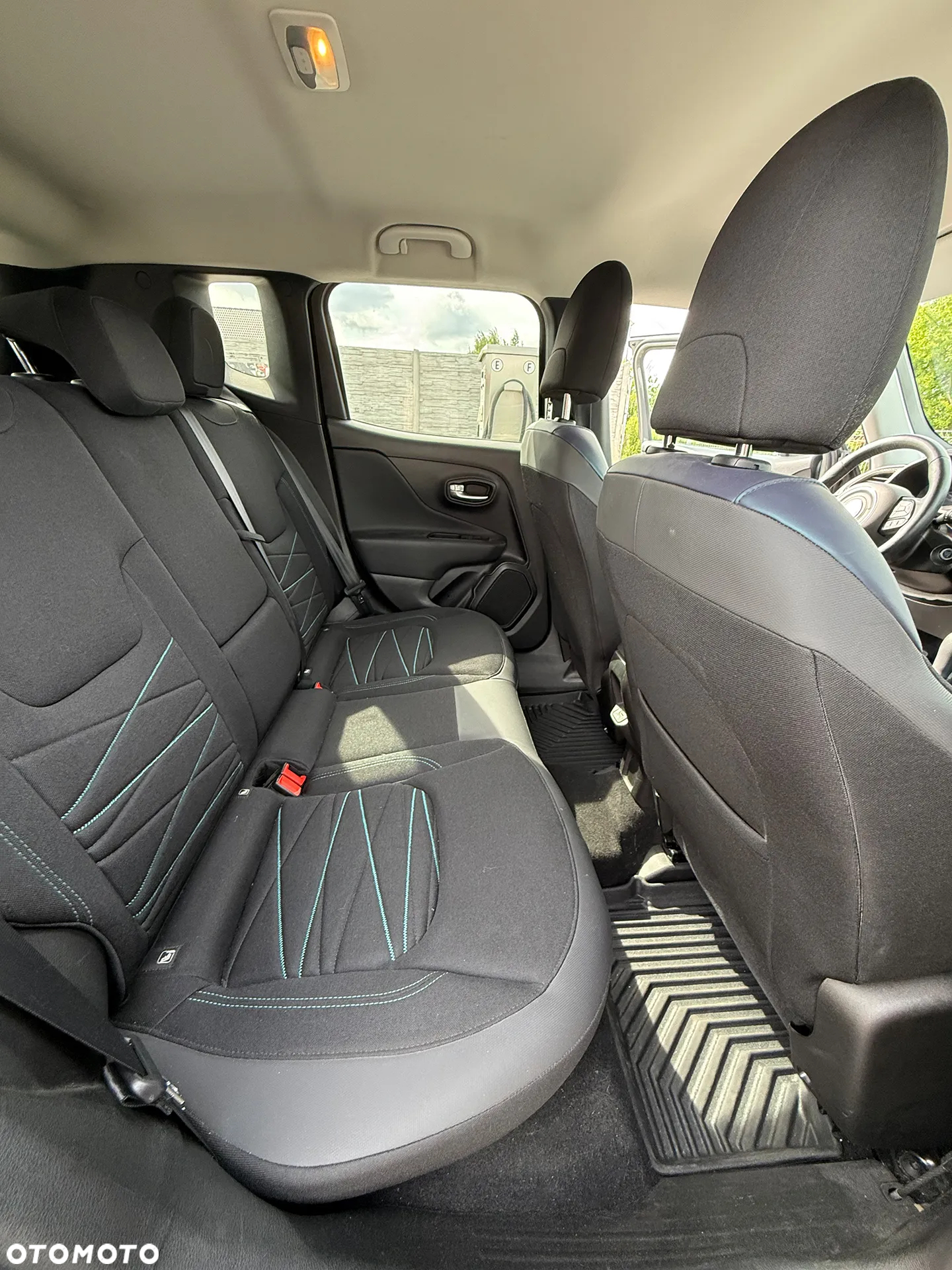 Jeep Renegade 1.5 T4 mHEV Upland FWD S&S DCT - 15