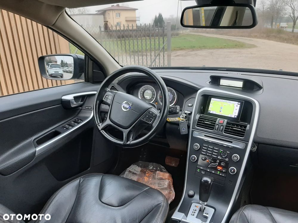 Volvo XC 60 D5 AWD Momentum - 29