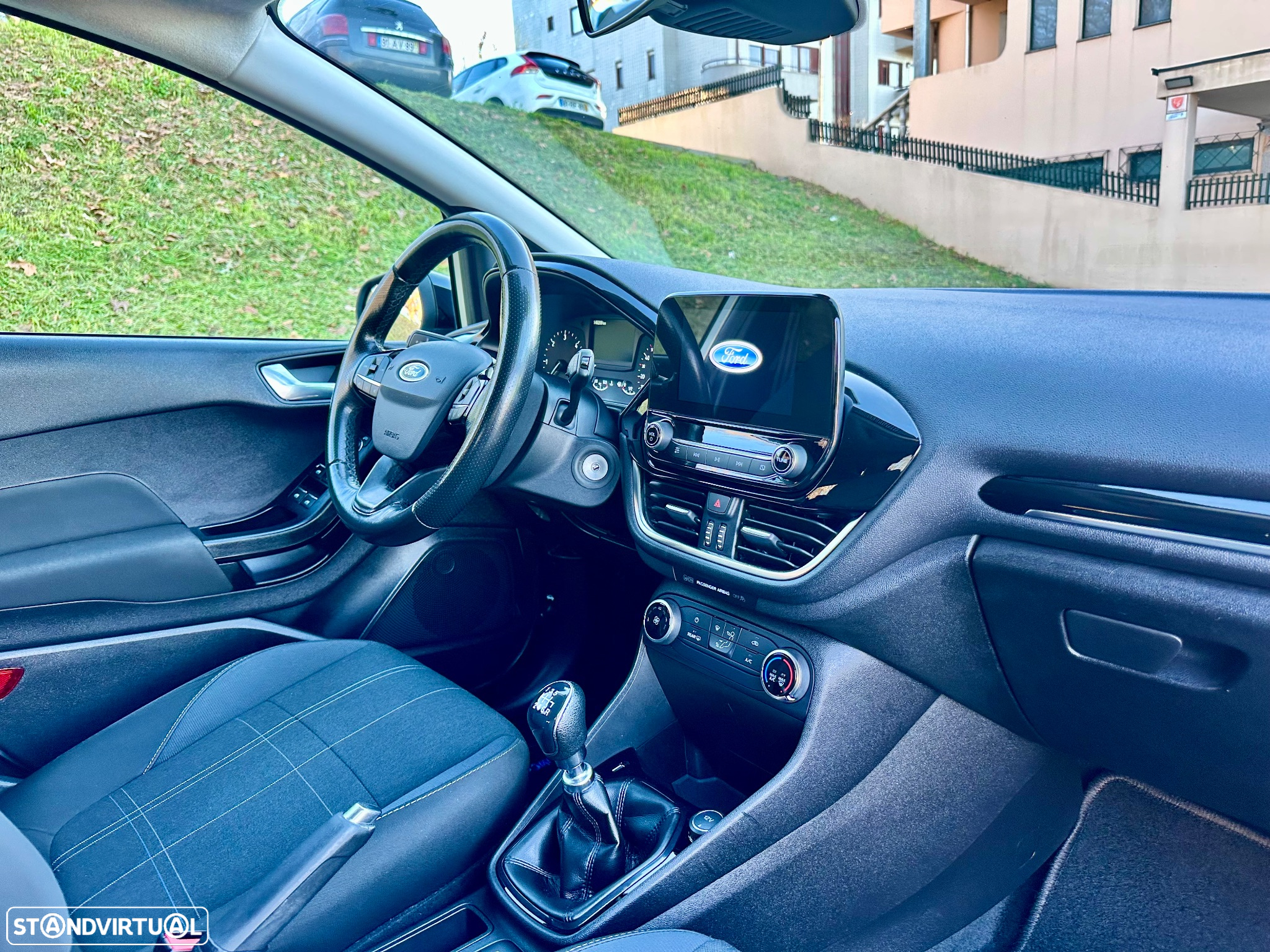 Ford Fiesta 1.5 TDCi Business - 32