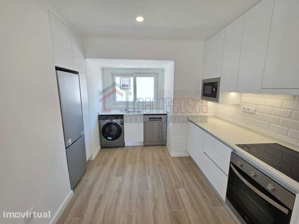 Apartamento T2 Renovado perto da Praia em Peniche - Grande imagem: 2/16