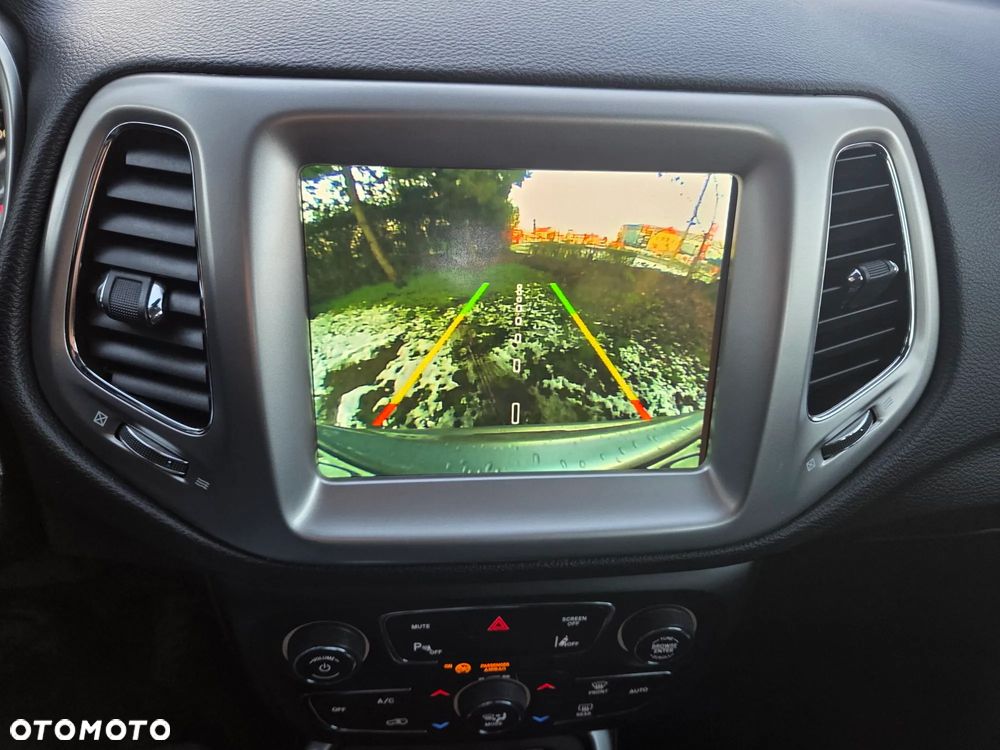 Jeep Compass 1.4 MultiAir Longitude - 25