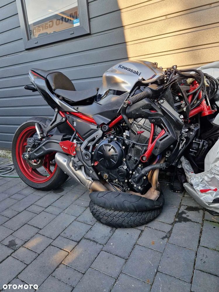 Silnik plastiki koło Kawasaki Z650 - 1