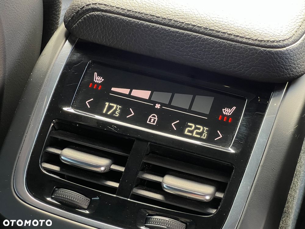 Volvo XC 60 D5 AWD R-Design - 25