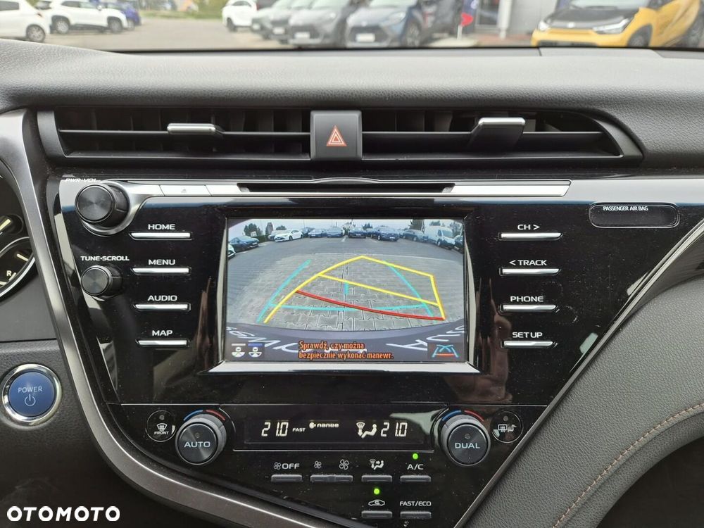Toyota Camry 2.5 Hybrid Comfort CVT - 21