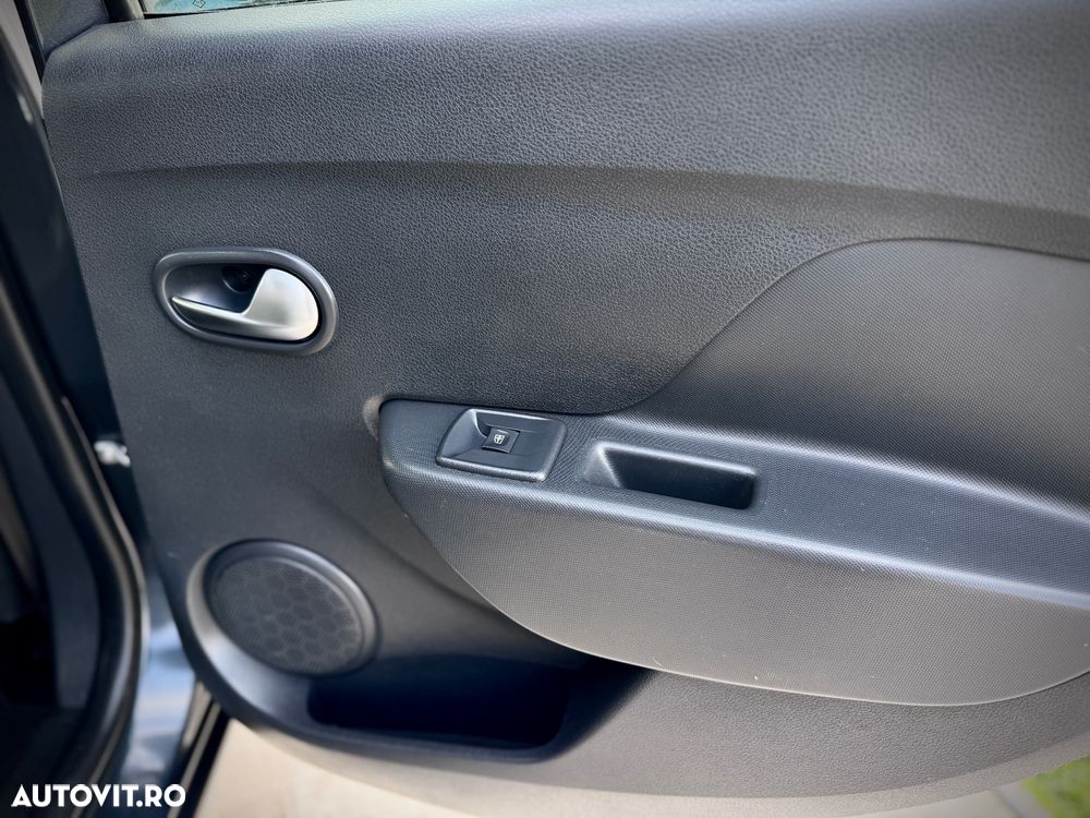 Dacia Logan TCe 90 Prestige - 35