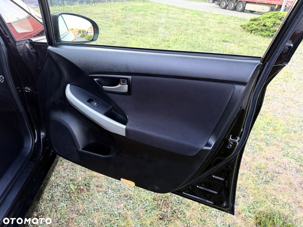 Toyota Prius 1.8 HSD Life - 20