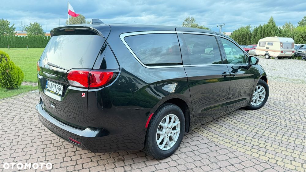 Chrysler Pacifica - 26