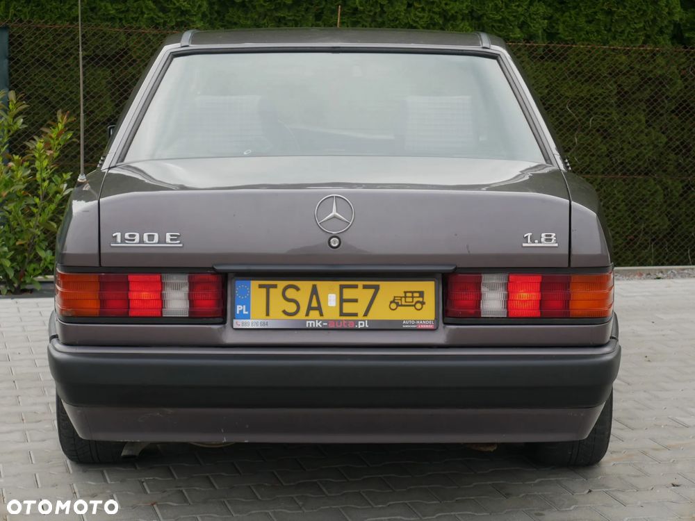 Mercedes-Benz W201 (190) - 6