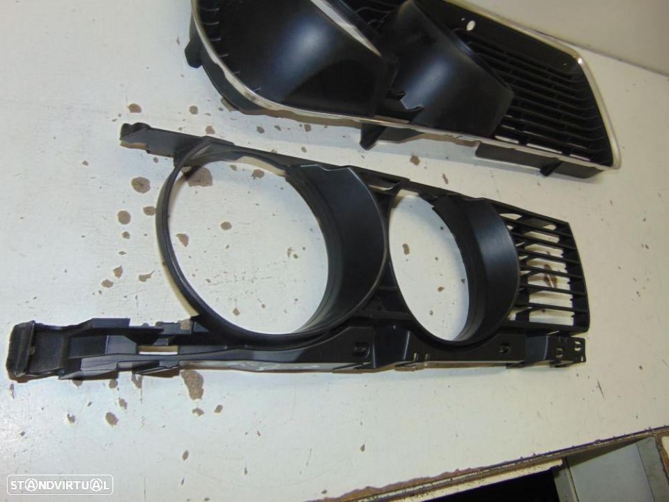 BMW E3 ou E9 grelha de faróis - 4
