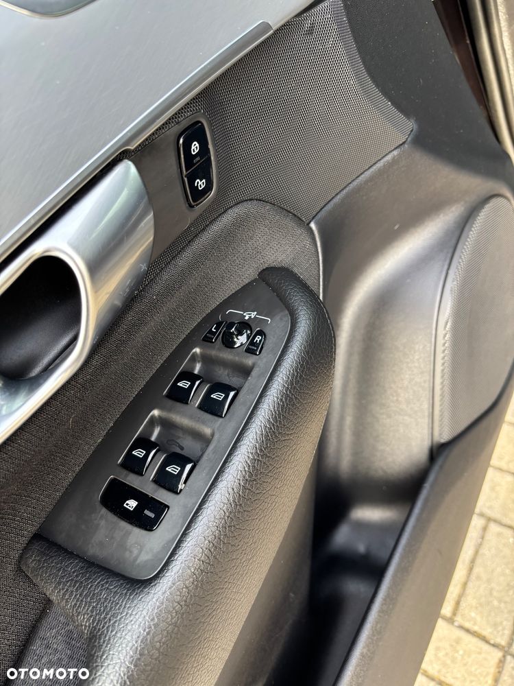 Volvo XC 90 D5 AWD Momentum - 10