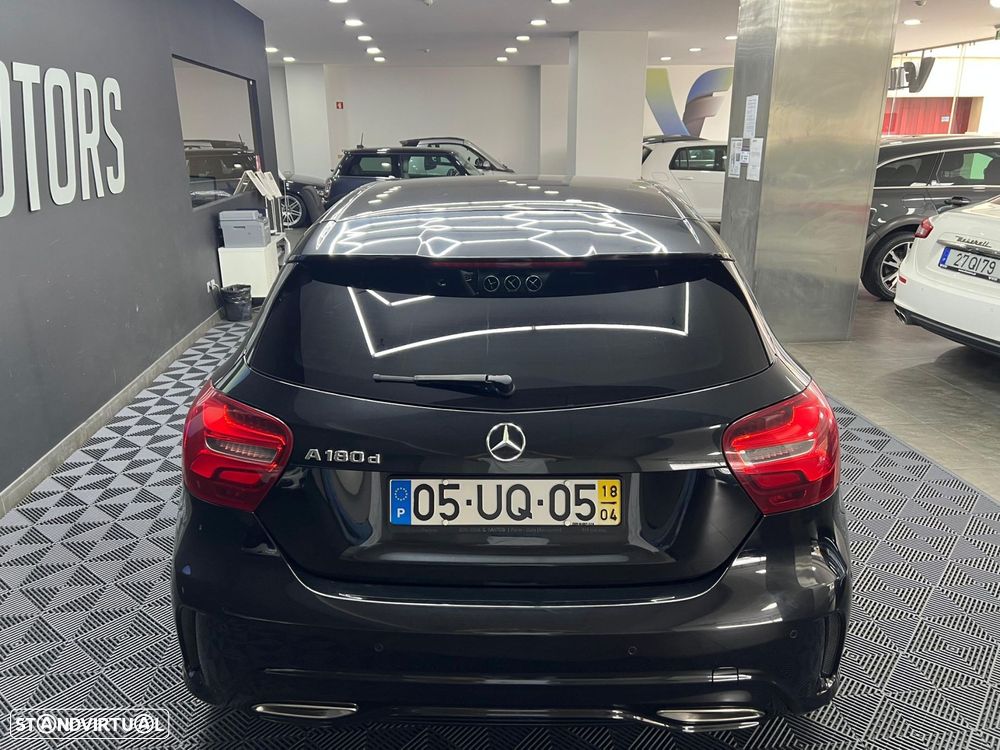 Mercedes-Benz A 180 d AMG Line - 12