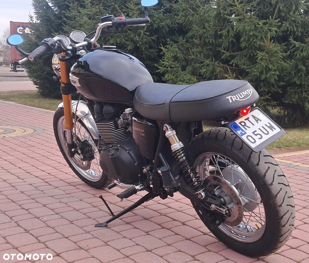Triumph Bonneville - 4