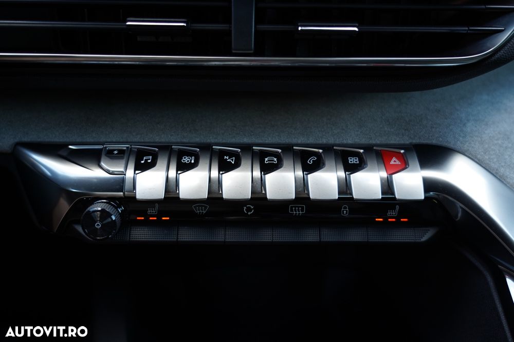 Peugeot 3008 PHEV EAT8 4X4 GT Pack - 17